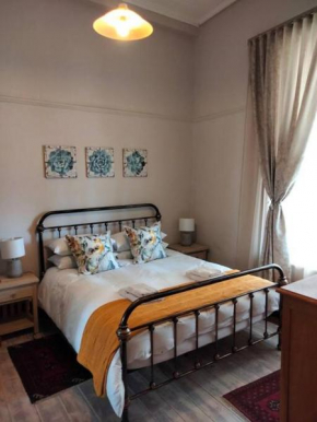 Via the Grapevine 3 bedroom house private parking